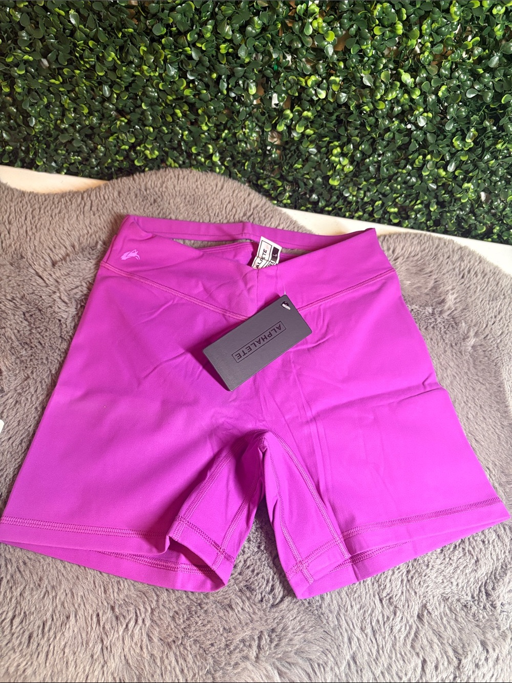 NWT Alphalete Women's Bike Shorts — Bright Magenta Size Large